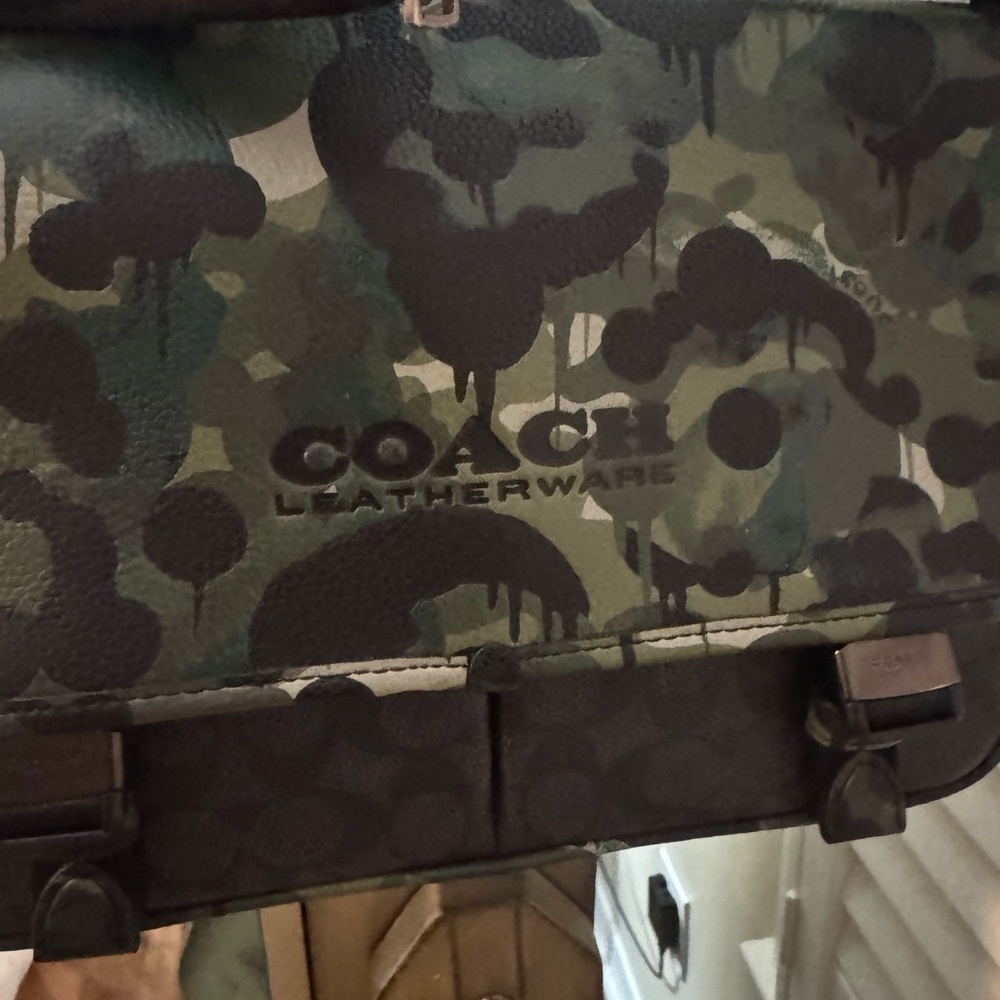 Coach Camouflage Messenger Bag and Coach Zippy Wallet - Picture 4 of 15